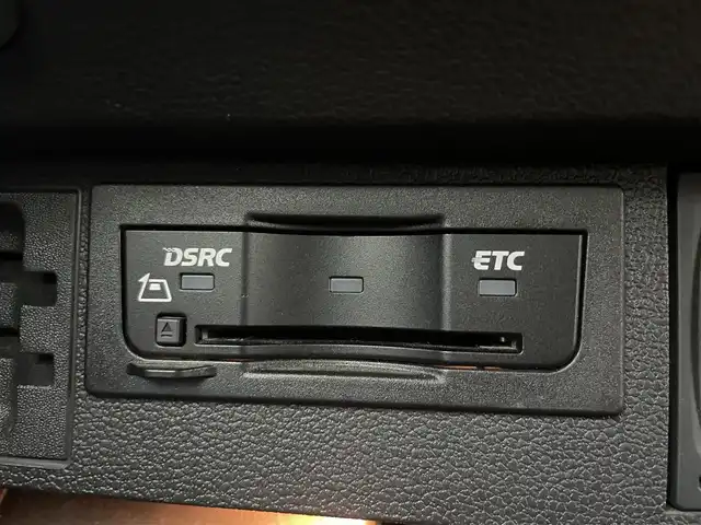 フォルクスワーゲン ティグアン TSI Rライン 埼玉県 2017(平29)年 11.4万km 黒 純正８型ナビ　３６０°　温シート　衝突軽減　レーダークルーズコントロール　ＭＴモード付　ビルトインＥＴＣ　前後ドライブレコーダー　Ｂｌｕｅｔｏｏｔｈ　ＵＳＢ端子　ルーフレール　ＬＥＤヘッドライト 純正19インチアルミ