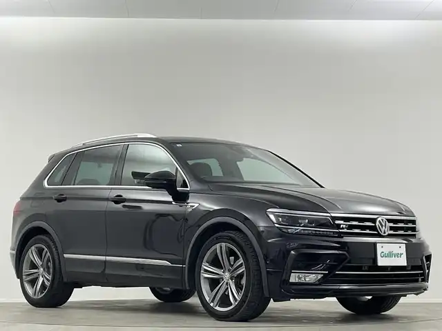 フォルクスワーゲン ティグアン TSI Rライン 埼玉県 2017(平29)年 11.4万km 黒 純正８型ナビ　３６０°　温シート　衝突軽減　レーダークルーズコントロール　ＭＴモード付　ビルトインＥＴＣ　前後ドライブレコーダー　Ｂｌｕｅｔｏｏｔｈ　ＵＳＢ端子　ルーフレール　ＬＥＤヘッドライト 純正19インチアルミ