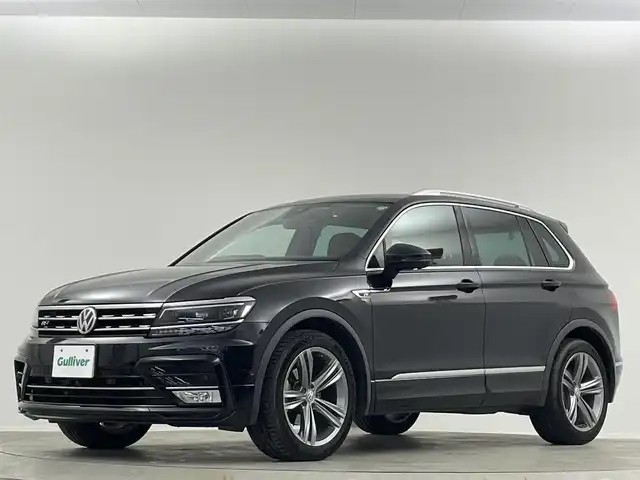 フォルクスワーゲン ティグアン TSI Rライン 埼玉県 2017(平29)年 11.4万km 黒 純正８型ナビ　３６０°　温シート　衝突軽減　レーダークルーズコントロール　ＭＴモード付　ビルトインＥＴＣ　前後ドライブレコーダー　Ｂｌｕｅｔｏｏｔｈ　ＵＳＢ端子　ルーフレール　ＬＥＤヘッドライト 純正19インチアルミ