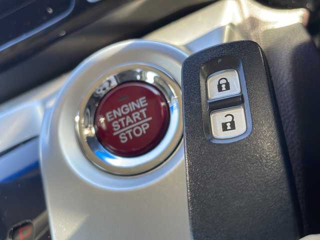 ホンダ Ｎ ＷＧＮ カスタム G ターボパッケージ 山口県 2015(平27)年 10.8万km プレミアムホワイトパール 純正SDナビ【VXM-165VFi】/・CD/DVD/USB/iPod/AM/FM/Bluetooth/フルセグテレビ/ETC/バックカメラ/パドルシフト/純正フロアマット/純正アルミホイール/ハーフレザー/ドアバイザー/ディスチャージヘッドライト/オートライト/フォグランプ/スマートキー/プッシュスタート/クルーズコントロール/横滑り防止装置/衝突被害軽減システム/ダブルサイドエアバッグ/取扱説明書/記録簿