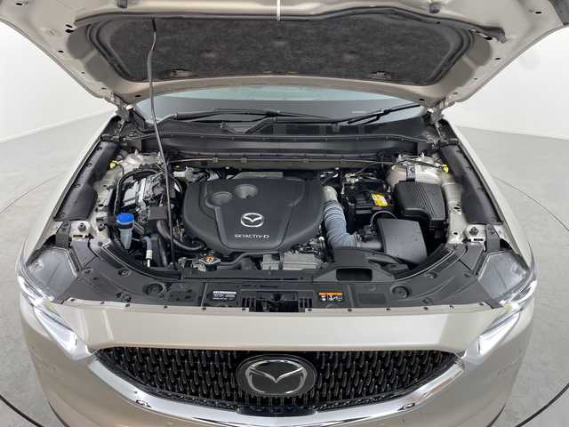 マツダ ＣＸ－８ XD Lパッケージ 熊本県 2022(令4)年 2.1万km プラチナクォーツメタリック ワンオーナー/純正ナビ（ラジオ・BT・フルセグTV ）/Apple Car Play/Android Auto/全方位カメラ 　/スマートシティーブレーキサポート/ブラインドスポットモニタリング/レーンキープアシストシステム/速度標識警報/舎監認知支援システム/車線逸脱警報/オートハイビーム/ETC/USB入力端子/前後ドライブレコーダー/レザーシート/前席パワーシート/1/2列目シートヒーター/前席エアーシート/ステアリングヒーター /レーダークルーズコントロール/ヘッドアップディスプレイ /電動リアゲート /電動格納ミラー/ミラーウィンカー/スペアキー×1/純正19インチアルミ