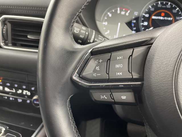 マツダ ＣＸ－８ XD Lパッケージ 熊本県 2022(令4)年 2.1万km プラチナクォーツメタリック ワンオーナー/純正ナビ（ラジオ・BT・フルセグTV ）/Apple Car Play/Android Auto/全方位カメラ 　/スマートシティーブレーキサポート/ブラインドスポットモニタリング/レーンキープアシストシステム/速度標識警報/舎監認知支援システム/車線逸脱警報/オートハイビーム/ETC/USB入力端子/前後ドライブレコーダー/レザーシート/前席パワーシート/1/2列目シートヒーター/前席エアーシート/ステアリングヒーター /レーダークルーズコントロール/ヘッドアップディスプレイ /電動リアゲート /電動格納ミラー/ミラーウィンカー/スペアキー×1/純正19インチアルミ