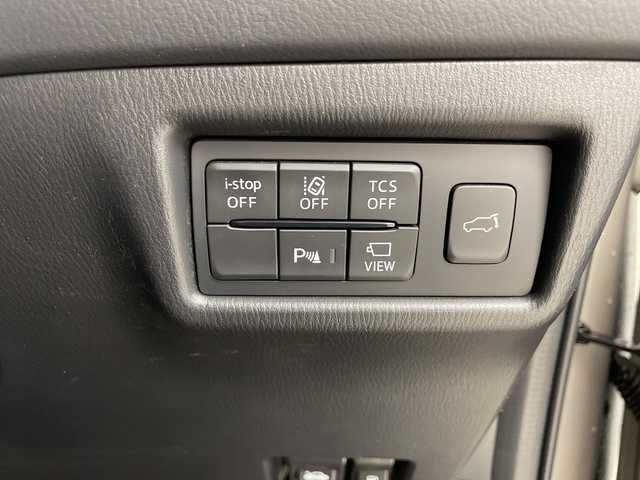 マツダ ＣＸ－８ XD Lパッケージ 熊本県 2022(令4)年 2.1万km プラチナクォーツメタリック ワンオーナー/純正ナビ（ラジオ・BT・フルセグTV ）/Apple Car Play/Android Auto/全方位カメラ 　/スマートシティーブレーキサポート/ブラインドスポットモニタリング/レーンキープアシストシステム/速度標識警報/舎監認知支援システム/車線逸脱警報/オートハイビーム/ETC/USB入力端子/前後ドライブレコーダー/レザーシート/前席パワーシート/1/2列目シートヒーター/前席エアーシート/ステアリングヒーター /レーダークルーズコントロール/ヘッドアップディスプレイ /電動リアゲート /電動格納ミラー/ミラーウィンカー/スペアキー×1/純正19インチアルミ