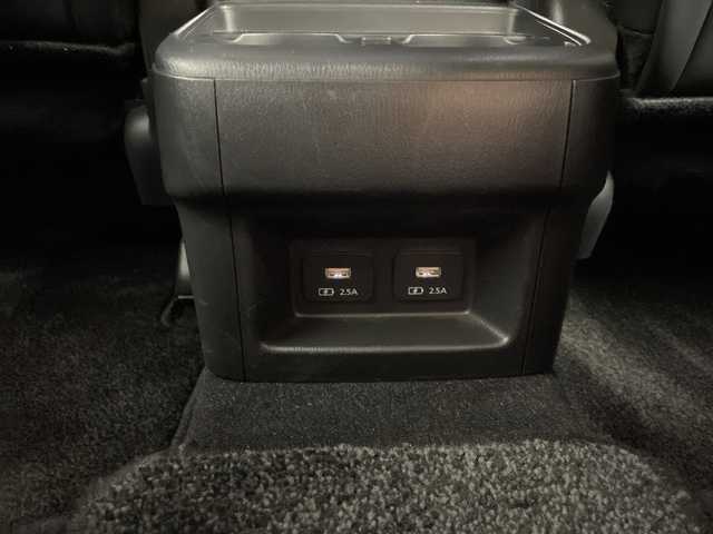 マツダ ＣＸ－８ XD Lパッケージ 熊本県 2022(令4)年 2.1万km プラチナクォーツメタリック ワンオーナー/純正ナビ（ラジオ・BT・フルセグTV ）/Apple Car Play/Android Auto/全方位カメラ 　/スマートシティーブレーキサポート/ブラインドスポットモニタリング/レーンキープアシストシステム/速度標識警報/舎監認知支援システム/車線逸脱警報/オートハイビーム/ETC/USB入力端子/前後ドライブレコーダー/レザーシート/前席パワーシート/1/2列目シートヒーター/前席エアーシート/ステアリングヒーター /レーダークルーズコントロール/ヘッドアップディスプレイ /電動リアゲート /電動格納ミラー/ミラーウィンカー/スペアキー×1/純正19インチアルミ