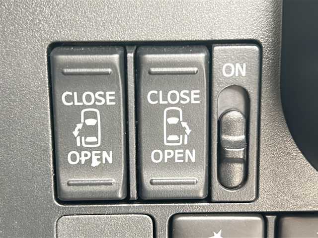 トヨタ タンク カスタムG－T 沖縄県 2017(平29)年 2.8万km プラムブラウンパールクリスタルシャイン 純正ナビ　/（ＡＭ／ＦＭ／ＣＤ／ＤＶＤ／ＢＴ）　/フルセグＴＶ　/バックモニター　/両側パワスラ　/衝突軽減　/コーナーセンサー　/クルーズコントロール　/シートヒーター　/ＬＥＤヘッドライト　/ＥＴＣ/横滑り防止/オートライト/スマートキー/純正フロアマット/純正15AW/アイドリングストップ