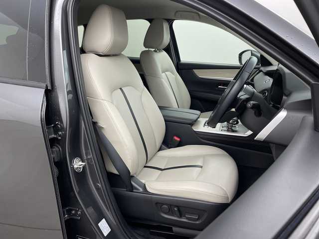 マツダ ＣＸ－６０ 25S Lパッケージ 兵庫県 2023(令5)年 1.3万km マシーングレープレミアムM ・シースルービューパッケージ/３６０°ビュー・モニター（シースルービュー）＋ワイヤレス接続機能　ＡｐｐｌｅＣａｒＰｌａｙ対応＋１２．３インチセンターディスプレイ＋ワイヤレス充電（Ｑｉ）/・マイコックピットパッケージ/電動チルト＆テレスコピックステアリング（ドライビングポジションメモリー機能連動）＋ドライバーパーソナライズ（自動設定復元）＋１２．３インチフル液晶メーター（ＴＦＴカラー）/・i-ACTIVSENSE/・車線逸脱警報システム/・AT誤発進抑制制御/・後側方車両検知/・衝突二次被害システム/・トラクションコントロールシステム/・フロントリアパーキングセンサー/・緊急時車線維持支援/・ブラインドスポットモニタリング/・前側方接近車両検知/・交通標識認識システム/・レーダークルーズコントロール/・ドライバー異常時対応システム/・ドライバーモニタリング/・ブレーキアシスト/・エマージェンシーシグナルシステム/・レーンキープアシスト/・HDMI/・革シート/・全席シートヒーター/・ヘッドアップディスプレイ/・置くだけ充電/・ステアリングヒーター/・電動リアゲート/・純正20インチアルミ/・ETC/・LED