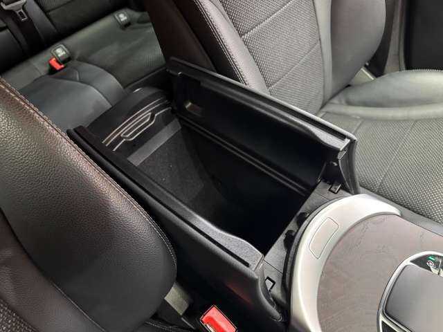 メルセデス・ベンツ ＧＬＣ２２０ d 4マチック 千葉県 2019(令1)年 5.3万km ポーラホワイト ACC　/半革　/ナビ　/TV　/360°/Bluetooth接続　/電動リアゲート/電動シート　/シートヒーター　/アダプティブLEDライト　/アンビエントライト　/アクティブパーキング　/衝突軽減B　/BSM　/LKA　/ドラレコ　/ETC