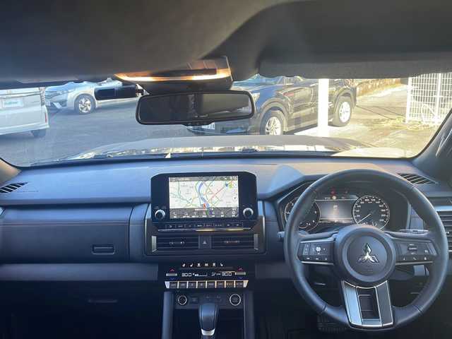 三菱 トライトン GSR 宮崎県 2024(令6)年 1.3万km グレー ドライブモード切替　レーンキープアシスト　Ｂｌｕｅｔｏｏｔｈ接続　地デジ　全方位カメラ　クルーズコントロール　運転席パワーシート　運転席助手席シートヒーター　ＥＴＣ　社外フロアマット　ステアリングヒーター　