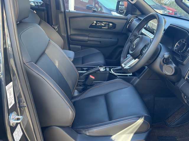 三菱 トライトン GSR 宮崎県 2024(令6)年 1.3万km グレー ドライブモード切替　レーンキープアシスト　Ｂｌｕｅｔｏｏｔｈ接続　地デジ　全方位カメラ　クルーズコントロール　運転席パワーシート　運転席助手席シートヒーター　ＥＴＣ　社外フロアマット　ステアリングヒーター　