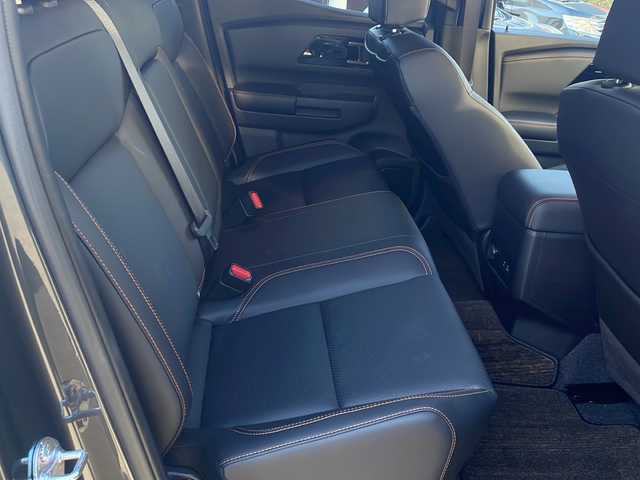 三菱 トライトン GSR 宮崎県 2024(令6)年 1.3万km グレー ドライブモード切替　レーンキープアシスト　Ｂｌｕｅｔｏｏｔｈ接続　地デジ　全方位カメラ　クルーズコントロール　運転席パワーシート　運転席助手席シートヒーター　ＥＴＣ　社外フロアマット　ステアリングヒーター　