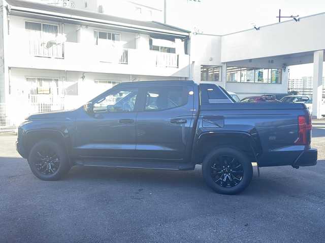 三菱 トライトン GSR 宮崎県 2024(令6)年 1.3万km グレー ドライブモード切替　レーンキープアシスト　Ｂｌｕｅｔｏｏｔｈ接続　地デジ　全方位カメラ　クルーズコントロール　運転席パワーシート　運転席助手席シートヒーター　ＥＴＣ　社外フロアマット　ステアリングヒーター　