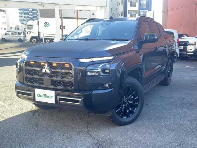 三菱 トライトン GSR 宮崎県 2024(令6)年 1.3万km グレー ドライブモード切替　レーンキープアシスト　Ｂｌｕｅｔｏｏｔｈ接続　地デジ　全方位カメラ　クルーズコントロール　運転席パワーシート　運転席助手席シートヒーター　ＥＴＣ　社外フロアマット　ステアリングヒーター　