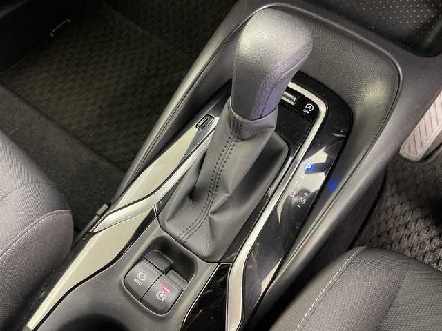 トヨタ カローラ スポーツ G X 道央・札幌 2020(令2)年 5.1万km スーパーホワイトⅡ ・4WD/・寒冷地仕様/・純正ディスプレイオーディオ/・ナビ&BT&USB&Miracast&スマホ連携/・バックカメラ/・トヨタセーフティセンス/・レーダークルーズコントロール/・ステアリングスイッチ/・ビルトインETC/・ドアミラーヒーター/・オートライト/・LEDヘッドライト/・プッシュスタート/・スマートキー