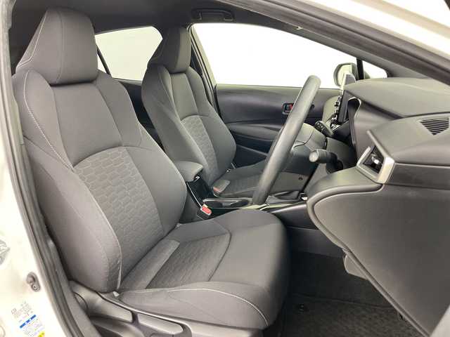 トヨタ カローラ スポーツ G X 道央・札幌 2020(令2)年 5.1万km スーパーホワイトⅡ ・4WD/・寒冷地仕様/・純正ディスプレイオーディオ/・ナビ&BT&USB&Miracast&スマホ連携/・バックカメラ/・トヨタセーフティセンス/・レーダークルーズコントロール/・ステアリングスイッチ/・ビルトインETC/・ドアミラーヒーター/・オートライト/・LEDヘッドライト/・プッシュスタート/・スマートキー