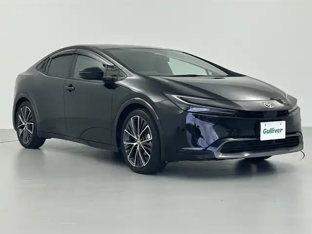 トヨタ プリウス Z 岐阜県 2023(令5)年 1.5万km アティチュードブラックマイカ 純正12.3インチディスプレイオーディオ（AM/FM/BT)/フルセグテレビ/パノラミックビューモニター/ETＣ2.0/トヨタセーフティセンス（ＰＣＳ・ＬＣＡ・ＦＣＴＡ・ＡＨＳ・ＢＳＭ）/レーダークルーズコントロール/パーキングサポートブレーキ/トヨタチームメイト/パワーバックドア/前席シートヒーター/前席シートベンチレーション/ステアリングリモコン/ステアリングヒーター/電動パーキングブレーキ/ブレーキホールド/置くだけ充電/1500Ｗコンセント/純正19インチアルミホイール/社外360度ドライブレコーダー