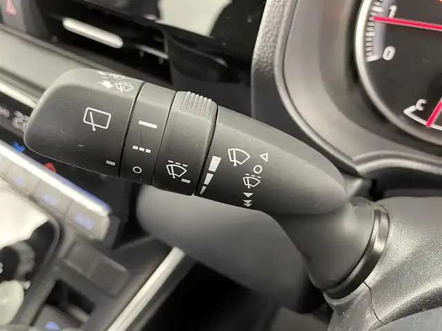 トヨタ ヴォクシー S－G 大分県 2024(令6)年 1.6万km アティチュードブラックマイカ 純正ディスプレイオーディオ/（AM/FM/Bluetooth）/バックカメラ/コーナーセンサー（前後）/レーンキープアシスト/横滑り防止装置/衝突軽減システム/カーテンエアバッグ/ブレーキホールド/アダクティブクルーズコントロール/片側パワースライドドア/LEDヘッドライト/オートライト/オートマチックハイビーム/ビルトインETC2.0/MTモード付AT/純正16インチアルミホイール/純正フロアマット/スマートキー/スペアキー1本
