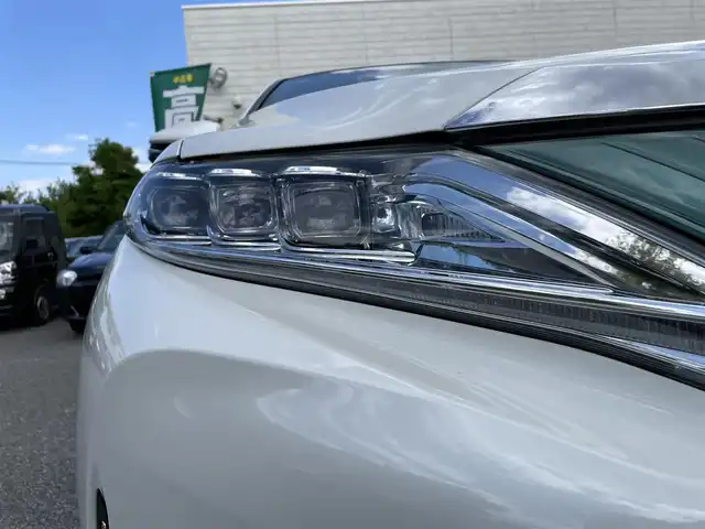 トヨタ ハリアー プレミアム 東京都 2019(令1)年 3.3万km ホワイトパールクリスタルシャイン ワンオーナー/純正9型ナビ/フルセグTV/Bluetoothオーディオ/DVD再生/バックカメラ/ビルトインETC/スマートキー×2 カードキー×1/Toyota Safety Sense P/・プリクラッシュセーフティシステム/・レーンディパーチャーアラート/・アダプティブハイビームシステム/・オートマチックハイビーム/・レーダークルーズコントロール