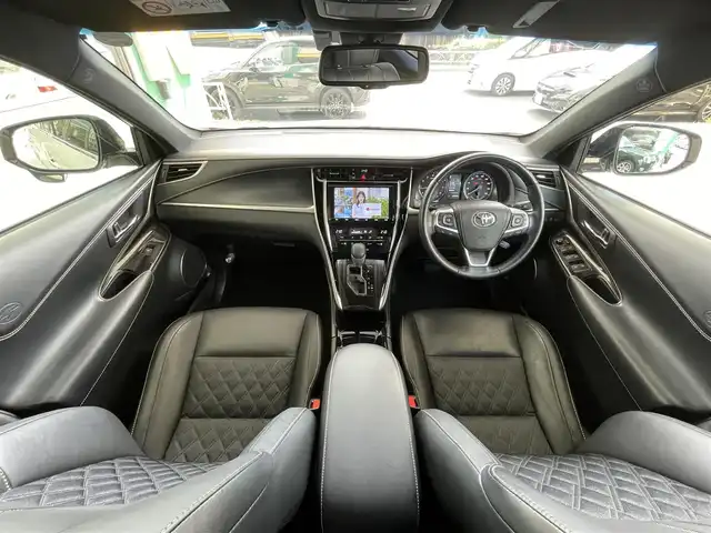 トヨタ ハリアー プレミアム 東京都 2019(令1)年 3.3万km ホワイトパールクリスタルシャイン ワンオーナー/純正9型ナビ/フルセグTV/Bluetoothオーディオ/DVD再生/バックカメラ/ビルトインETC/スマートキー×2 カードキー×1/Toyota Safety Sense P/・プリクラッシュセーフティシステム/・レーンディパーチャーアラート/・アダプティブハイビームシステム/・オートマチックハイビーム/・レーダークルーズコントロール
