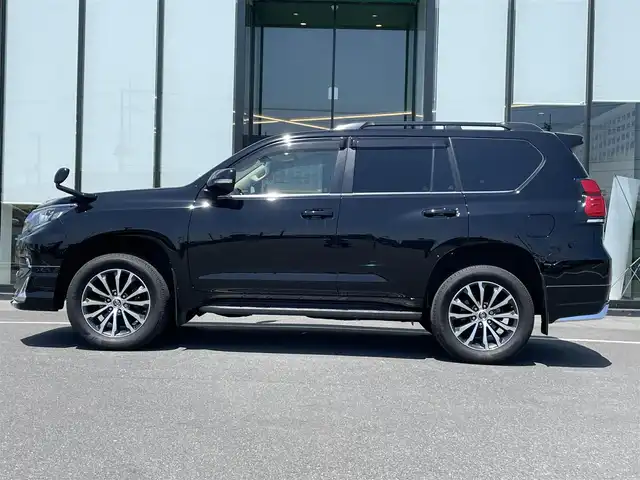 トヨタ ランドクルーザー プラド TX Lパッケージ 茨城県 2021(令3)年 5.3万km ブラック 純正ナビ/【AM・FM・DISC・TV・SD・BT】/サンルーフ/ルーフレール/モデリスタエアロ/モデリスタマフラー/パワーシート/シートヒーター/エアシート/デジタルインナーミラー/レーダークルコン/ETC/Bカメラ/センターデフロック/ダウンヒルアシストコントロール/４WD/ディーゼル車