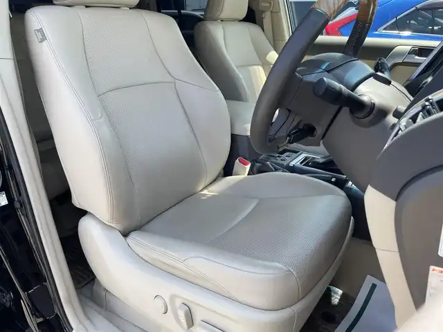 トヨタ ランドクルーザー プラド TX Lパッケージ 茨城県 2021(令3)年 5.3万km ブラック 純正ナビ/【AM・FM・DISC・TV・SD・BT】/サンルーフ/ルーフレール/モデリスタエアロ/モデリスタマフラー/パワーシート/シートヒーター/エアシート/デジタルインナーミラー/レーダークルコン/ETC/Bカメラ/センターデフロック/ダウンヒルアシストコントロール/４WD/ディーゼル車