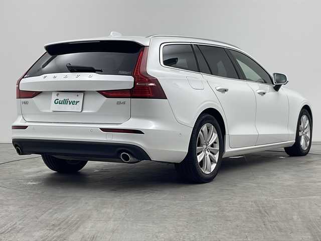 ボルボ Ｖ６０ B4 モメンタム 福島県 2021(令3)年 2万km クリスタルホワイトP 禁煙車/純正ナビ/・フルセグ・Bluetooth・USB・AppleCarPlay/アラウンドビューモニター/ハンドルヒーター/置くだけ充電/全席シートヒーター/前席パワーシート/ACC/ETC/ルーフレール