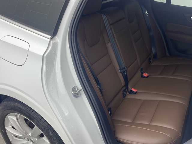 ボルボ Ｖ６０ B4 モメンタム 福島県 2021(令3)年 2万km クリスタルホワイトP 禁煙車/純正ナビ/・フルセグ・Bluetooth・USB・AppleCarPlay/アラウンドビューモニター/ハンドルヒーター/置くだけ充電/全席シートヒーター/前席パワーシート/ACC/ETC/ルーフレール