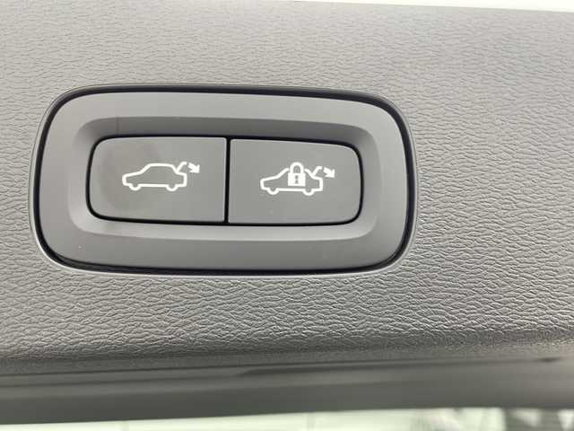 ボルボ Ｖ６０ B4 モメンタム 福島県 2021(令3)年 2万km クリスタルホワイトP 禁煙車/純正ナビ/・フルセグ・Bluetooth・USB・AppleCarPlay/アラウンドビューモニター/ハンドルヒーター/置くだけ充電/全席シートヒーター/前席パワーシート/ACC/ETC/ルーフレール