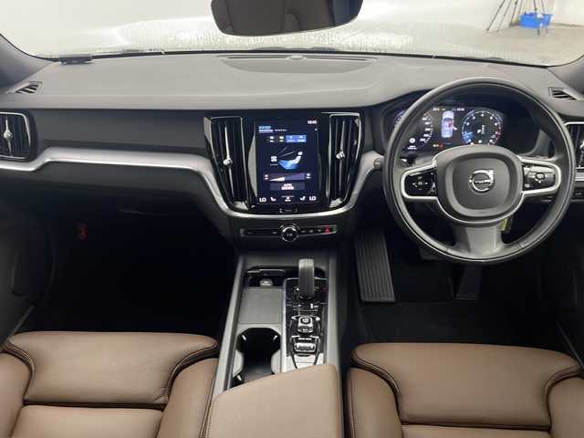ボルボ Ｖ６０ B4 モメンタム 福島県 2021(令3)年 2万km クリスタルホワイトP 禁煙車/純正ナビ/・フルセグ・Bluetooth・USB・AppleCarPlay/アラウンドビューモニター/ハンドルヒーター/置くだけ充電/全席シートヒーター/前席パワーシート/ACC/ETC/ルーフレール