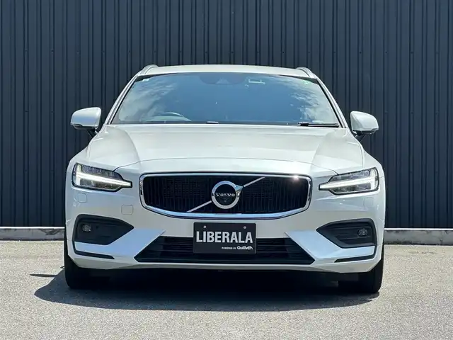 ボルボ Ｖ６０ B4 モメンタム 福島県 2021(令3)年 2万km クリスタルホワイトP アダプティブクルーズコントロール/モカレザーシート/メモリ付パワーシート/全席シートヒーター/ステアリングヒーター/純正HDDナビ/CarPlay/360°カメラ/ブラインドスポットモニター/レーンキープアシスト/ワイヤレスチャージャー/ドライブモード/オートホールド/パワーバックドア/パークアシスト/純正17インチAW/前後ドラレコ/取扱説明書/保証書/スペアキー