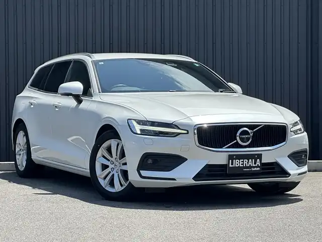 ボルボ Ｖ６０ B4 モメンタム 福島県 2021(令3)年 2万km クリスタルホワイトP アダプティブクルーズコントロール/モカレザーシート/メモリ付パワーシート/全席シートヒーター/ステアリングヒーター/純正HDDナビ/CarPlay/360°カメラ/ブラインドスポットモニター/レーンキープアシスト/ワイヤレスチャージャー/ドライブモード/オートホールド/パワーバックドア/パークアシスト/純正17インチAW/前後ドラレコ/取扱説明書/保証書/スペアキー