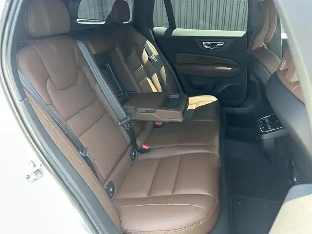 ボルボ Ｖ６０ B4 モメンタム 福島県 2021(令3)年 2万km クリスタルホワイトP アダプティブクルーズコントロール/モカレザーシート/メモリ付パワーシート/全席シートヒーター/ステアリングヒーター/純正HDDナビ/CarPlay/360°カメラ/ブラインドスポットモニター/レーンキープアシスト/ワイヤレスチャージャー/ドライブモード/オートホールド/パワーバックドア/パークアシスト/純正17インチAW/前後ドラレコ/取扱説明書/保証書/スペアキー