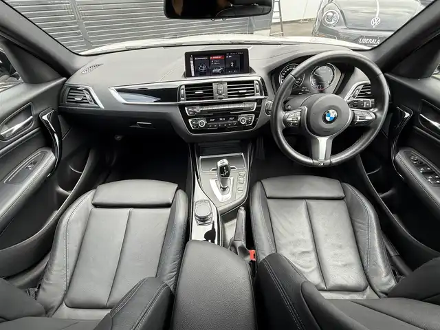 ＢＭＷ １１８ｄ Mスポーツ エディションシャドー 静岡県 2018(平30)年 3.6万km アルピンホワイトⅢ レザーシート/iDrive/(CD/DVD/Bluetooth/USB)/インテリジェントセーフティ/バックカメラ/アダプティブクルーズコントロール/レーンキープアシスト/PDC/メモリー付パワーシート/シートヒーター/コンフォートアクセス/ETC/純正フロアマット/純正18インチアルミホイール/フロントフォグランプ