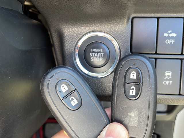 スズキ アルト ターボRS 石川県 2016(平28)年 3万km パールホワイト IC付ターボ/社外ナビ（AVIC-RZ22）/【ワンセグTV/CD/ラジオ】/パドルシフト/レーダーブレーキサポート/運転席シートヒーター/純正15インチAW/ETC/ドライブレコーダー（DRY-SV45GS）/横滑り防止装置/アイドリングストップ/オートライト/純正フロアマット/純正ドアバイザー/革巻きステアリング/ステアリングスイッチ