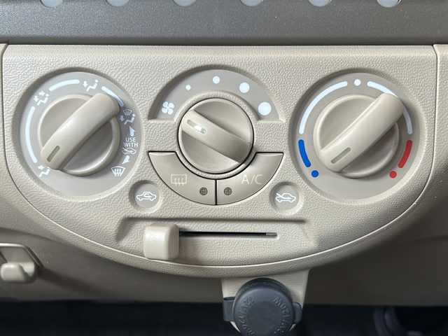 マツダ キャロル GS 富山県 2012(平24)年 9.4万km シルキーシルバーメタリック 禁煙車/電動格納ミラー/盗難防止装置/リモコンキー/CDプレイヤー/AM/FMラジオ/社外フロアマット