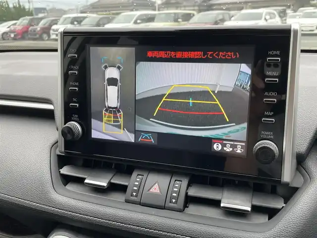 トヨタ ＲＡＶ４ G Zパッケージ 熊本県 2021(令3)年 4.9万km ホワイトパールクリスタルシャイン 純正ディスプレイオーディオナビ/・AM/FM/USB/BT/・AppleCarPlay/AndroidAuto/全周囲カメラ/トヨタセーフティセンス/・レーントレーシングアシスト/・プリクラッシュセーフティ/・ブラインドスポットモニター/・クリアランスソナー/・リヤクロストラフィックアラート/・パーキングサポートブレーキ/・ロードサインアシスト機能/・レーダークルーズコントロール/・オートマチックハイビーム/前後コーナーセンサー/革巻きステアリング/・ステアリングリモコン/・ステアリングヒーター/レザーシート/・D/N席シートヒーター/・D席パワーシート/・D席シートメモリー/オートライト/・LEDライト/・フォグランプ/電動格納ミラー/・ウィンカーミラー/インテリジェントルームミラー/純正エアロパーツ（TRD）/ルーフレール/電動サイドブレーキ/・ホールドボタン/純正アルミホイール/純正フロアマット/スマートキー