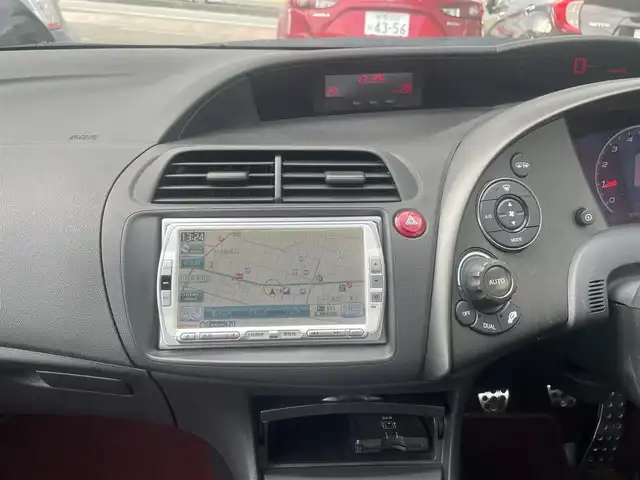 ホンダ シビック タイプR ユーロ 群馬県 2010(平22)年 9.2万km クリスタルブラックパール Gathersナビ、ワンセグ、Bluetooth、CD、DVD/　（VXS-102VSi）/前席純正タイプR専用シート/純正１８インチアルミ/純正フロアマット/ウインカーミラー/革巻きステア/HIDヘッドライト/ETC/キーレス×２/コーナーセンサー（リア）/整備手帳、取説