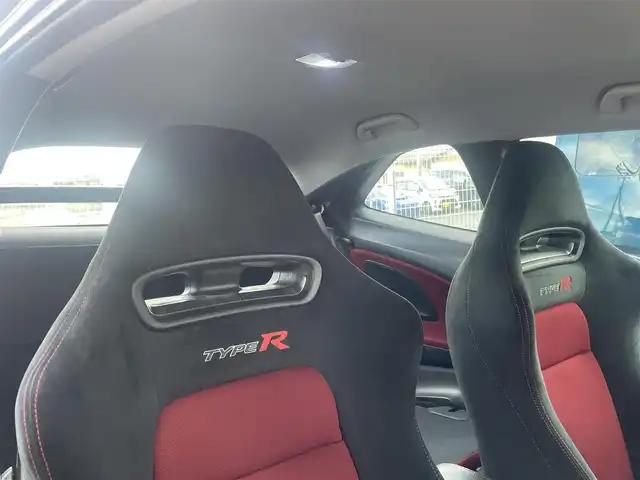 ホンダ シビック タイプR ユーロ 群馬県 2010(平22)年 9.2万km クリスタルブラックパール Gathersナビ、ワンセグ、Bluetooth、CD、DVD/　（VXS-102VSi）/前席純正タイプR専用シート/純正１８インチアルミ/純正フロアマット/ウインカーミラー/革巻きステア/HIDヘッドライト/ETC/キーレス×２/コーナーセンサー（リア）/整備手帳、取説