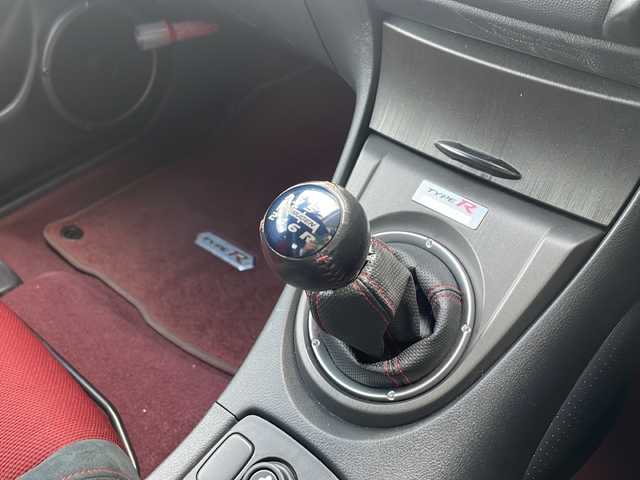 ホンダ シビック タイプR ユーロ 神奈川県 2010(平22)年 9.2万km クリスタルブラックパール Gathersナビ、ワンセグ、Bluetooth、CD、DVD/　（VXS-102VSi）/前席純正タイプR専用シート/純正１８インチアルミ/純正フロアマット/ウインカーミラー/革巻きステア/HIDヘッドライト/ETC/キーレス×２/コーナーセンサー（リア）/整備手帳、取説