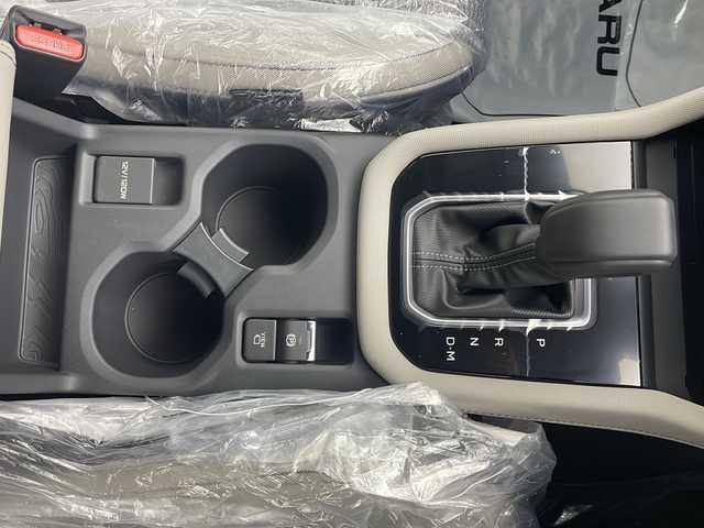 スバル フォレスター プレミアムS:HEV EX 秋田県 2025(令7)年 0.1千km クリスタルホワイトP 4WD/純正ナビ（BT/ACP/AA/AUX/フルセグTV）/全方位カメラ/オートクルーズコントロール/前席パワーシート/前後席シートヒーター/ステアリングヒーター/デジタルインナールームミラー/置くだけ充電/電動リアゲート/オートビークルホールド/LEDヘッドライト/ルーフレール/コーナーセンサー/レーンキープアシスト/スペアキー/取説・保証書