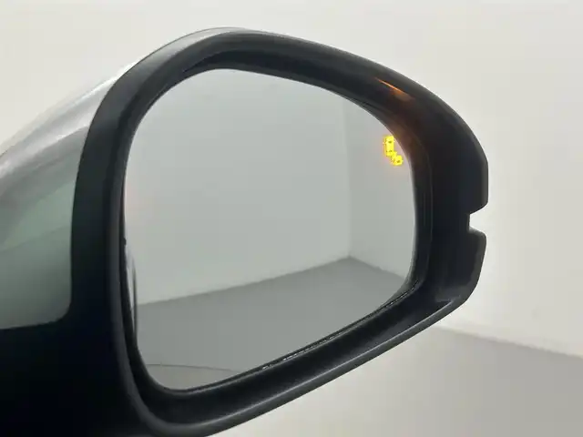 ホンダ フリード ハイブリット e:HEV クロスター 熊本県 2025(令7)年 0.1千km クリスタルブラックパール 登録済未使用車/純正9インチナビLXM-242ZFNI（ＡｐｐｌＣａｒＰｌａｙ・ＡｎｄｒｏｉｄＡｕｔｏ・ＢＴ・フルセグ・ＵＳＢ）/バックカメラ /ホンダセンシング/・レーダークルーズコントロール/・衝突軽減ブレーキ/・誤発進制御機能/後方誤発進抑制機能/・近距離衝突軽減ブレーキ/・歩行者事故低減ステアリング/・車線維持支援システム/・先行車発進お知らせ機能/・標識認識機能/横滑り防止/アイドリングストップ/ブラインドスポットモニター/パーキングアシスト/両側パワースライドドア　/前後クリアランスソナー　/前席シートヒーター/ブレーキホールド/電動パーキング/後席サーキュレーター/純正１５インチAW/オートライト/LEDヘッドライト/オートマチックハイビーム/フォグランプ/スマートキー/プッシュスタート/スペアキー1本/保証書/取扱説明書