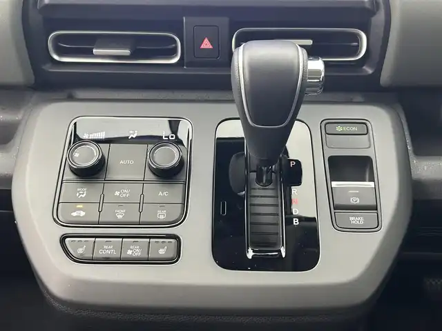 ホンダ フリード ハイブリット e:HEV クロスター 熊本県 2025(令7)年 0.1千km クリスタルブラックパール 登録済未使用車/純正9インチナビLXM-242ZFNI（ＡｐｐｌＣａｒＰｌａｙ・ＡｎｄｒｏｉｄＡｕｔｏ・ＢＴ・フルセグ・ＵＳＢ）/バックカメラ /ホンダセンシング/・レーダークルーズコントロール/・衝突軽減ブレーキ/・誤発進制御機能/後方誤発進抑制機能/・近距離衝突軽減ブレーキ/・歩行者事故低減ステアリング/・車線維持支援システム/・先行車発進お知らせ機能/・標識認識機能/横滑り防止/アイドリングストップ/ブラインドスポットモニター/パーキングアシスト/両側パワースライドドア　/前後クリアランスソナー　/前席シートヒーター/ブレーキホールド/電動パーキング/後席サーキュレーター/純正１５インチAW/オートライト/LEDヘッドライト/オートマチックハイビーム/フォグランプ/スマートキー/プッシュスタート/スペアキー1本/保証書/取扱説明書