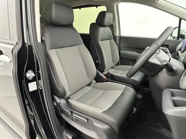 ホンダ フリード ハイブリット e:HEV クロスター 熊本県 2025(令7)年 0.1千km クリスタルブラックパール 登録済未使用車/純正9インチナビLXM-242ZFNI（ＡｐｐｌＣａｒＰｌａｙ・ＡｎｄｒｏｉｄＡｕｔｏ・ＢＴ・フルセグ・ＵＳＢ）/バックカメラ /ホンダセンシング/・レーダークルーズコントロール/・衝突軽減ブレーキ/・誤発進制御機能/後方誤発進抑制機能/・近距離衝突軽減ブレーキ/・歩行者事故低減ステアリング/・車線維持支援システム/・先行車発進お知らせ機能/・標識認識機能/横滑り防止/アイドリングストップ/ブラインドスポットモニター/パーキングアシスト/両側パワースライドドア　/前後クリアランスソナー　/前席シートヒーター/ブレーキホールド/電動パーキング/後席サーキュレーター/純正１５インチAW/オートライト/LEDヘッドライト/オートマチックハイビーム/フォグランプ/スマートキー/プッシュスタート/スペアキー1本/保証書/取扱説明書