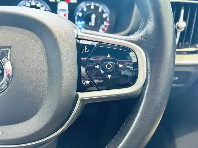 ボルボ Ｖ６０ クロスカントリー T5 AWD プロ 大阪府 2020(令2)年 3.9万km オニキスブラックP HUD/ACC/HarmanKardon/純正ナビ/TV/360度カメラ/applecarplay/純正19インチAW/LEDヘッドライト/電動リアゲート/BLIS/ルーフレール/ベージュ革/メモリ付きパワーシート/エアシートヒーター/自動駐車