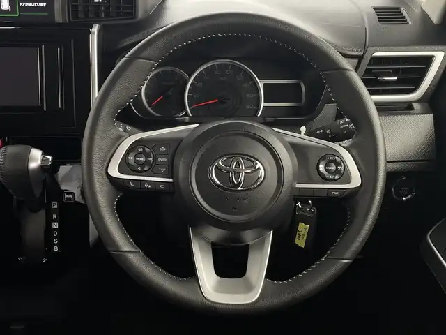トヨタ ルーミー カスタムG 新潟県 2023(令5)年 0.8万km ブラックマイカメタリック プッシュスタート/スマートキー/メモリナビ　型式NSZT-W68T/CD/BT/フルセグ/全周囲カメラ/ETC/両側パワースライドドア/コーナーセンサー/LEDヘッドライト/フォグ/衝突被害軽減システム/レーンキープアシスト/オートライト/クルーズコントロール