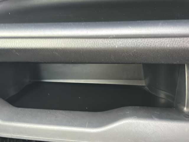 トヨタ ノア Si サイドリフトアップ 埼玉県 2016(平28)年 7.2万km シルバーM 純正ナビ　/ＥＴＣ２．０　/ドラレコ前　/バックカメラ　/両側Ｐスライドドア　/純正後席モニター　/純フロア　/純オーディオ　/ＢＴ／ＴＶ／ＳＤ／ＣＤ／ＤＶＤ／ＡＭ／ＦＭ／フルセグ　/追突軽減ブレーキ/オートライト/横滑り防止/Pミラー/プッシュスタート/ステアリングボタン/レーンキープアシスト/ミニ空気清浄機/回転シート/イモビライザー/オートハイビーム/コーナーセンサー/カロゼリアオーディオ/スマートキー/シートカバー　/保証書　/取扱書