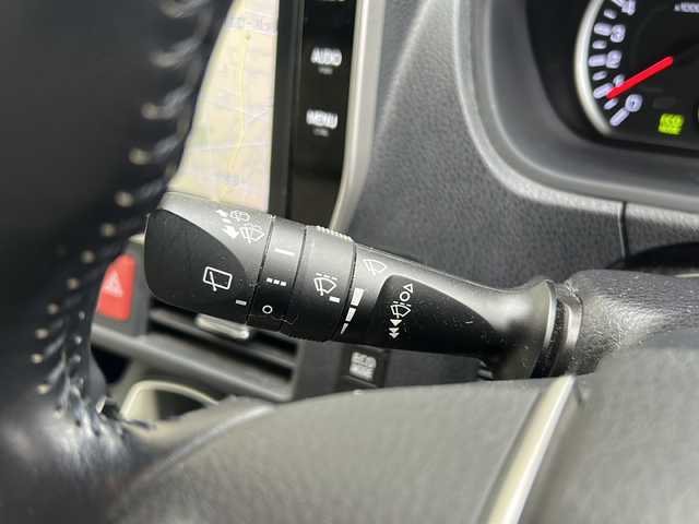 トヨタ ノア Si サイドリフトアップ 埼玉県 2016(平28)年 7.2万km シルバーM 純正ナビ　/ＥＴＣ２．０　/ドラレコ前　/バックカメラ　/両側Ｐスライドドア　/純正後席モニター　/純フロア　/純オーディオ　/ＢＴ／ＴＶ／ＳＤ／ＣＤ／ＤＶＤ／ＡＭ／ＦＭ／フルセグ　/追突軽減ブレーキ/オートライト/横滑り防止/Pミラー/プッシュスタート/ステアリングボタン/レーンキープアシスト/ミニ空気清浄機/回転シート/イモビライザー/オートハイビーム/コーナーセンサー/カロゼリアオーディオ/スマートキー/シートカバー　/保証書　/取扱書