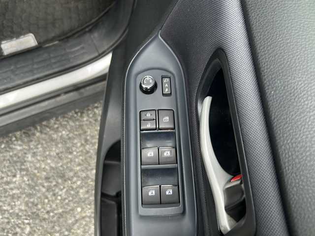 トヨタ ノア Si サイドリフトアップ 埼玉県 2016(平28)年 7.2万km シルバーM 純正ナビ　/ＥＴＣ２．０　/ドラレコ前　/バックカメラ　/両側Ｐスライドドア　/純正後席モニター　/純フロア　/純オーディオ　/ＢＴ／ＴＶ／ＳＤ／ＣＤ／ＤＶＤ／ＡＭ／ＦＭ／フルセグ　/追突軽減ブレーキ/オートライト/横滑り防止/Pミラー/プッシュスタート/ステアリングボタン/レーンキープアシスト/ミニ空気清浄機/回転シート/イモビライザー/オートハイビーム/コーナーセンサー/カロゼリアオーディオ/スマートキー/シートカバー　/保証書　/取扱書