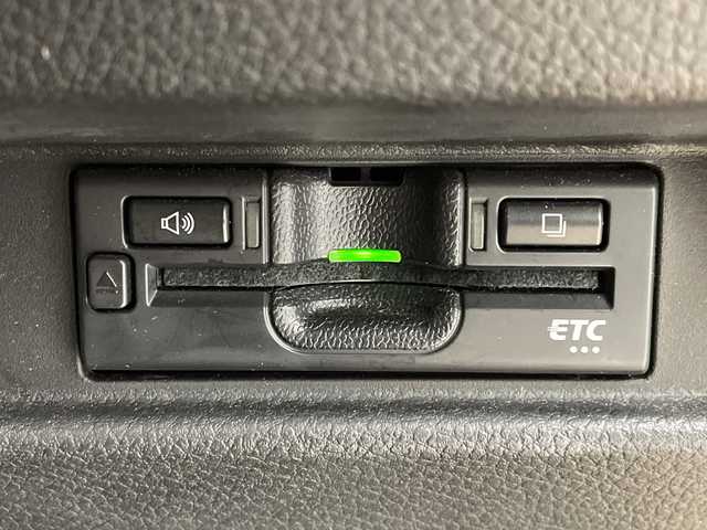 スズキ スペーシア ギア HYBRID XZ 岐阜県 2021(令3)年 1.6万km アクティブイエロー/ガンメタリック2トーン 4WD/純正8インチナビ/CD/DVD/Bluetooth/USB/フルセグTV/全方位モニター/両側パワースライドドア/スズキセーフティサポート/デュアルカメラブレーキサポート/後退時ブレーキサポート/車線逸脱警報機能/パーキングソナー/ハイビームアシスト/アダプティブクルーズコントロール/シートヒーター/ビルトインETC/革巻きステアリング/ステアリングリモコン/純正フロアマット/純正ドアバイザー/ルーフレール/オートLEDヘッドライト/フォグランプ/スマートキー/プッシュスタート/シートバックテーブル/ベンチシート