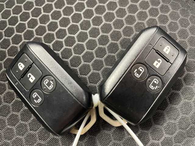 スズキ スペーシア ギア HYBRID XZ 岐阜県 2021(令3)年 1.6万km アクティブイエロー/ガンメタリック2トーン 4WD/純正8インチナビ/CD/DVD/Bluetooth/USB/フルセグTV/全方位モニター/両側パワースライドドア/スズキセーフティサポート/デュアルカメラブレーキサポート/後退時ブレーキサポート/車線逸脱警報機能/パーキングソナー/ハイビームアシスト/アダプティブクルーズコントロール/シートヒーター/ビルトインETC/革巻きステアリング/ステアリングリモコン/純正フロアマット/純正ドアバイザー/ルーフレール/オートLEDヘッドライト/フォグランプ/スマートキー/プッシュスタート/シートバックテーブル/ベンチシート