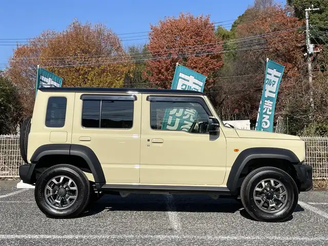 スズキ ジムニー ノマド FC 埼玉県 2025(令7)年 0.1千km シフォンアイボリーメタリックブラック2トーンルーフ 登録済使用車/LEDヘッドライト/前席シートヒーター/純正１６インチアルミ/背面タイヤ/レーダークルーズコントロール/衝突軽減ブレーキ/クリアランスソナー/純正フロアマット/プッシュスタート/スマートキー/走行31キロ/保証書付整備手帳/取扱説明書